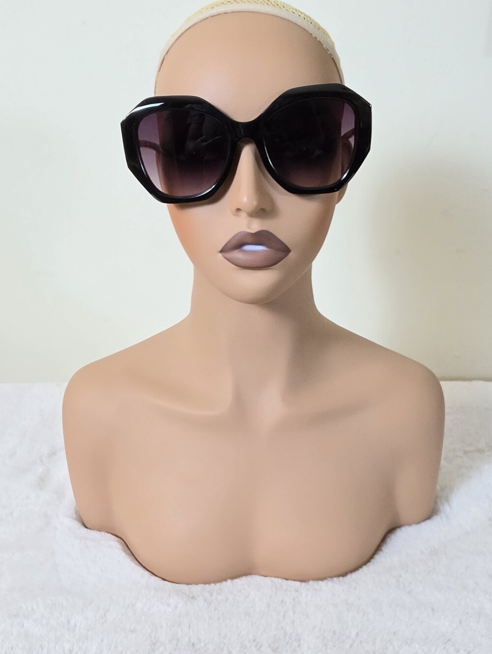 Vince Camuto Black Oversized Geometric Sunglasses - Picture 8 of 13